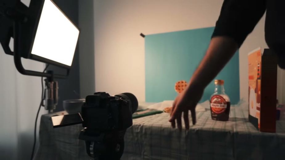 Rig the hero food shot at 1:17