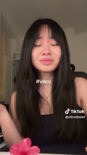 Trigger a second content request at 0:60